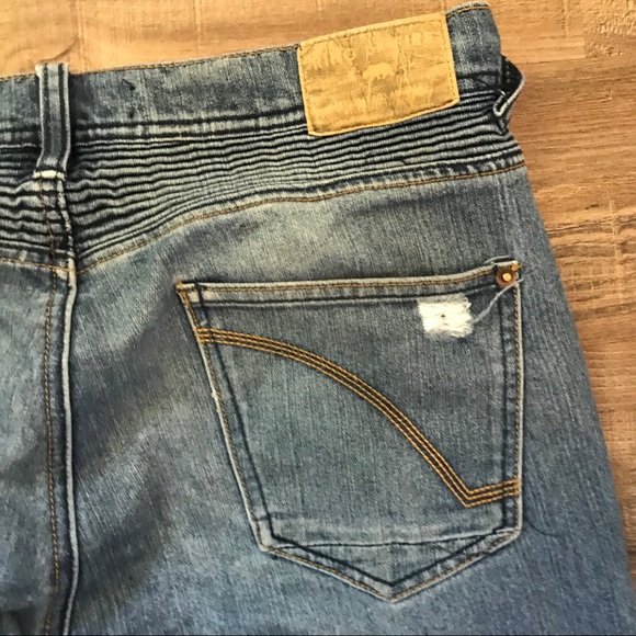 Ring of Fire Distressed Jeans - Picture 6 of 6